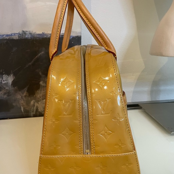 LOUIS VUITTON Monogram Mango Tompkins Square Bag - Picture 3 of 10